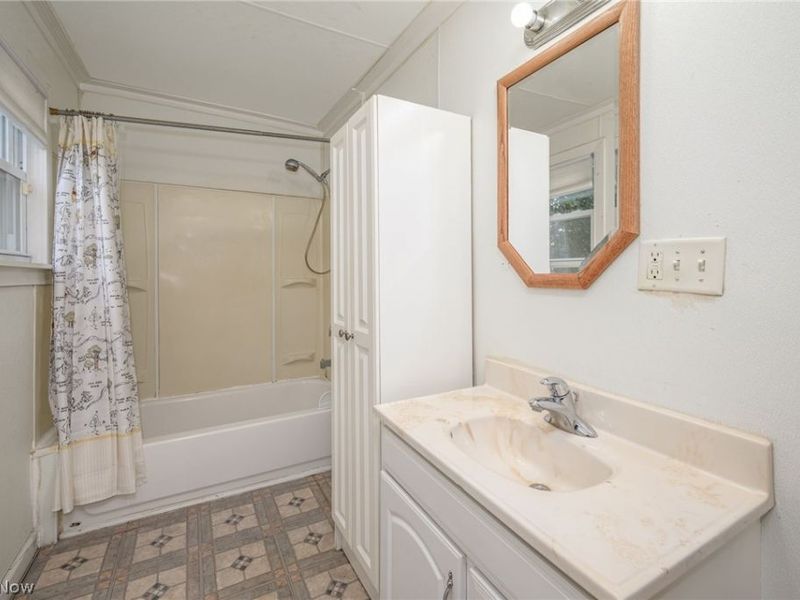 324 Eastland Avenue, Akron, OH 44305 Photo 9