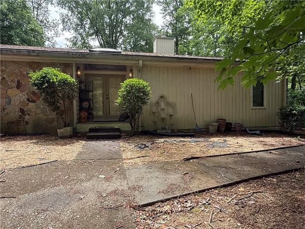 170 River Court Parkway , Sandy Springs, GA 30328