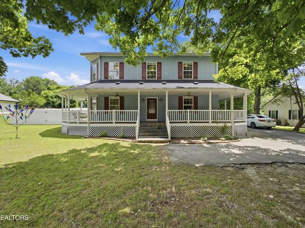 617 N College St, Madisonville, TN 37354
