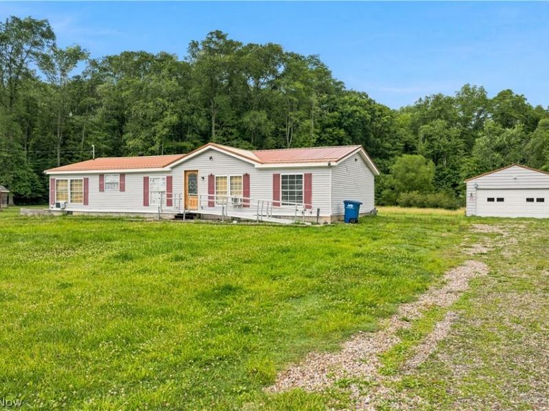 17366 Wick Avenue, Lake Milton, OH 44429 Photo 3