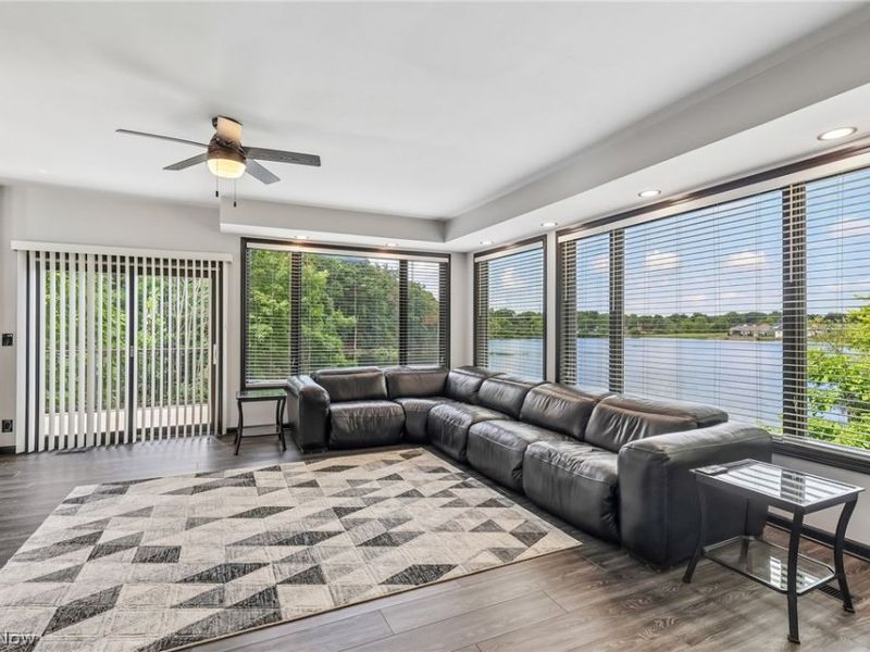 5490 Springlake Road NW, Canton, OH 44718 Photo 9