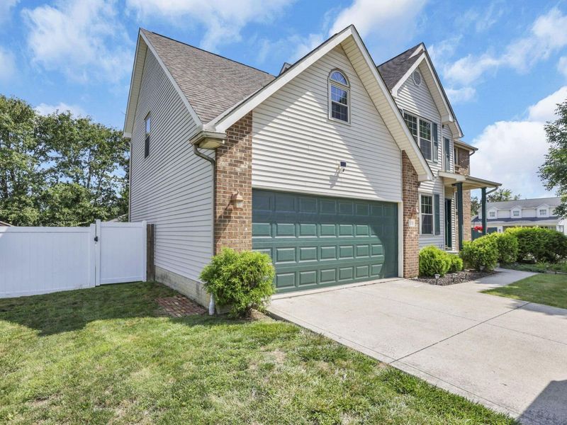 131 Walnut Creek Drive, Commercial Point, OH 43116 Photo 2