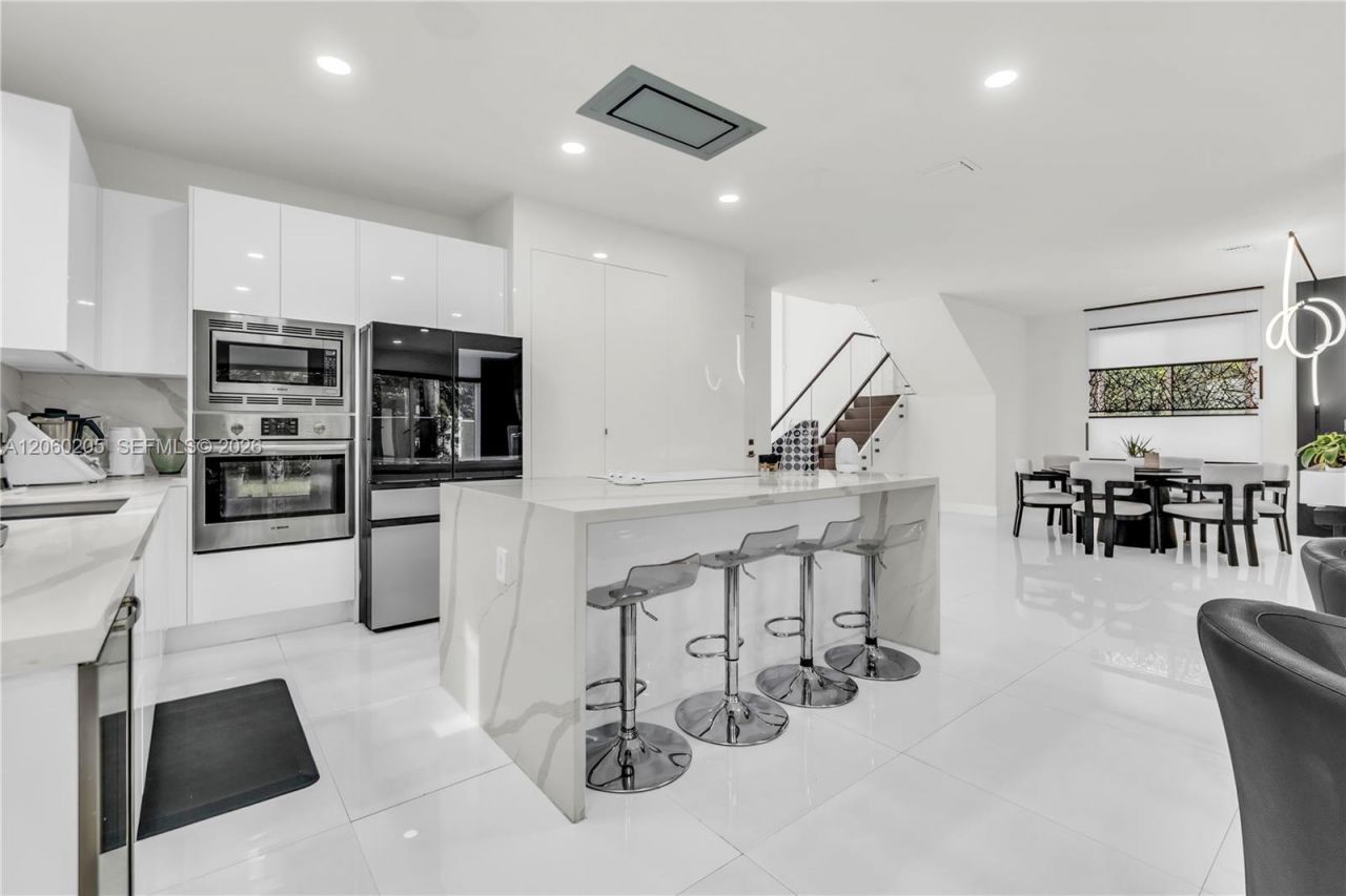 9730 NW 74th Ter, Doral, FL 33178 Photo