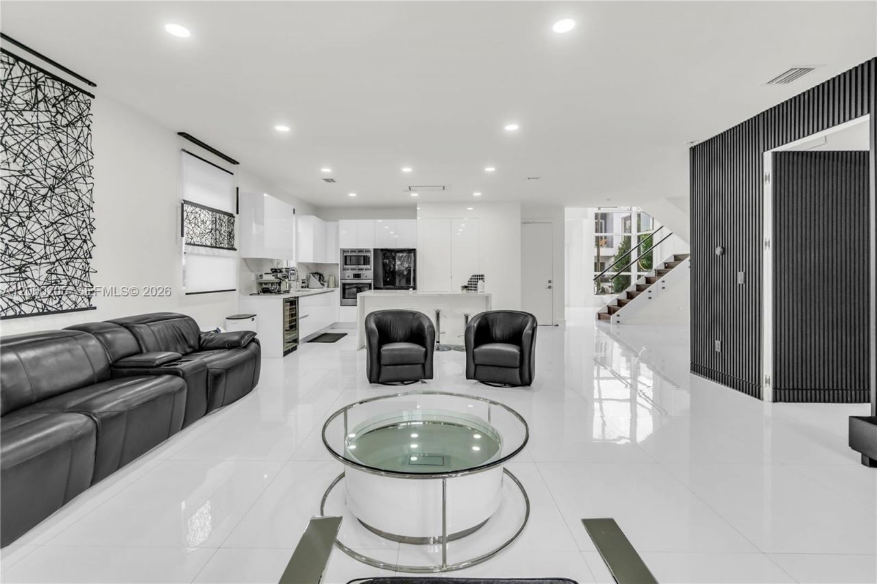 9730 NW 74th Ter, Doral, FL 33178 Photo