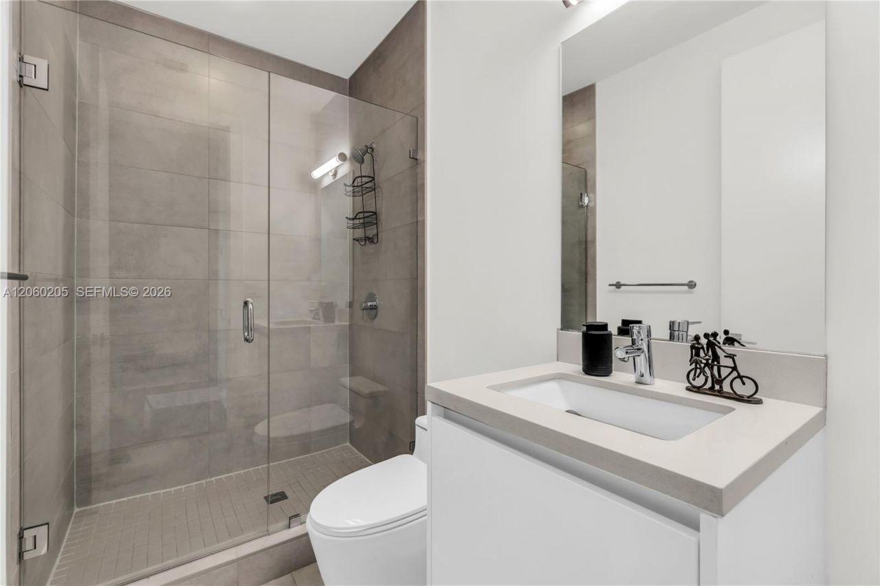 9730 NW 74th Ter, Doral, FL 33178 Photo