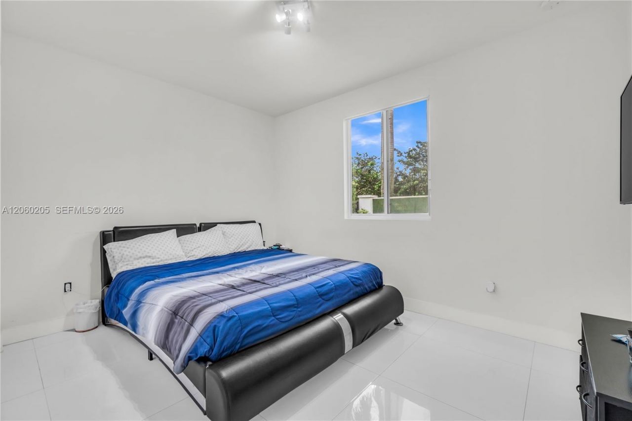 9730 NW 74th Ter, Doral, FL 33178 Photo