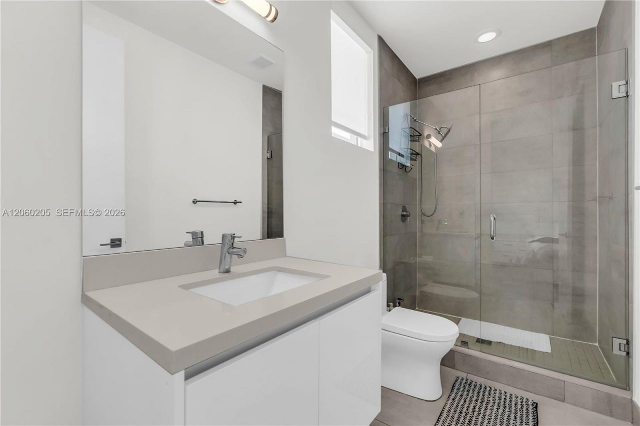 9730 NW 74th Ter, Doral, FL 33178 Photo
