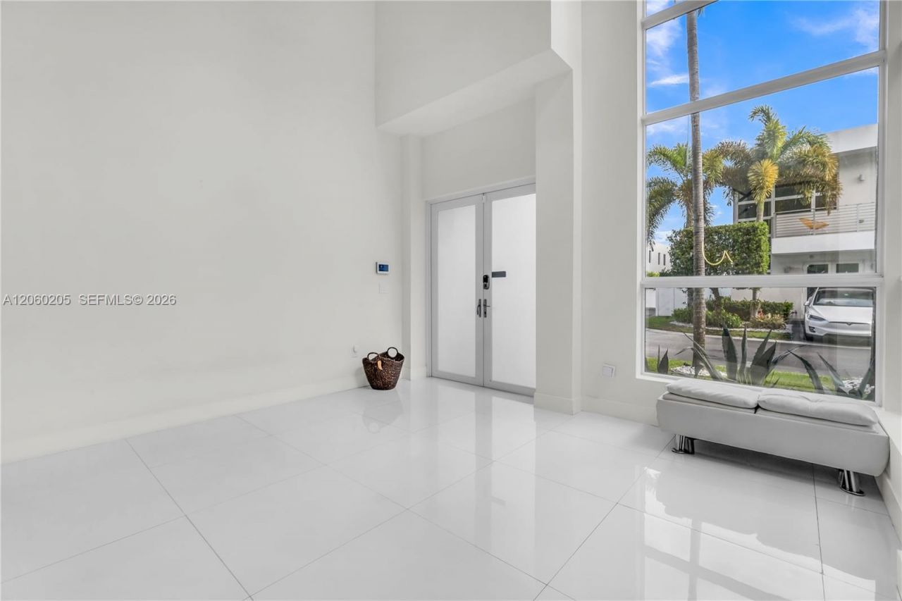 9730 NW 74th Ter, Doral, FL 33178 Photo