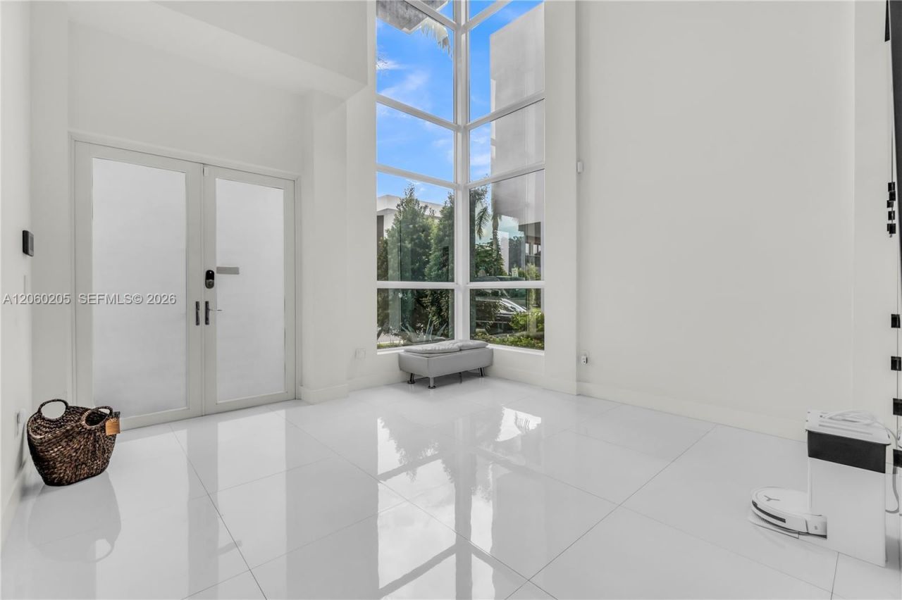 9730 NW 74th Ter, Doral, FL 33178 Photo