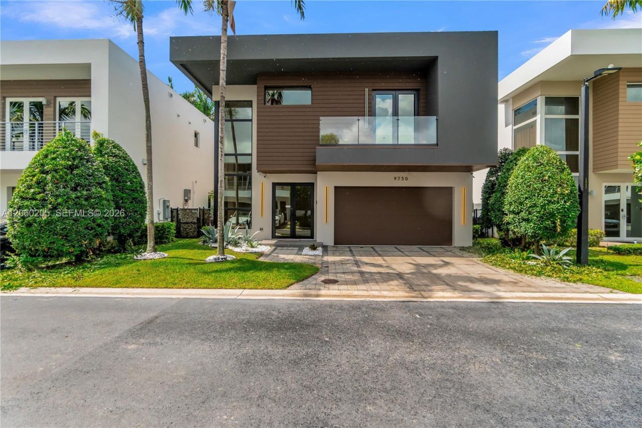 9730 NW 74th Ter, Doral, FL 33178 Photo