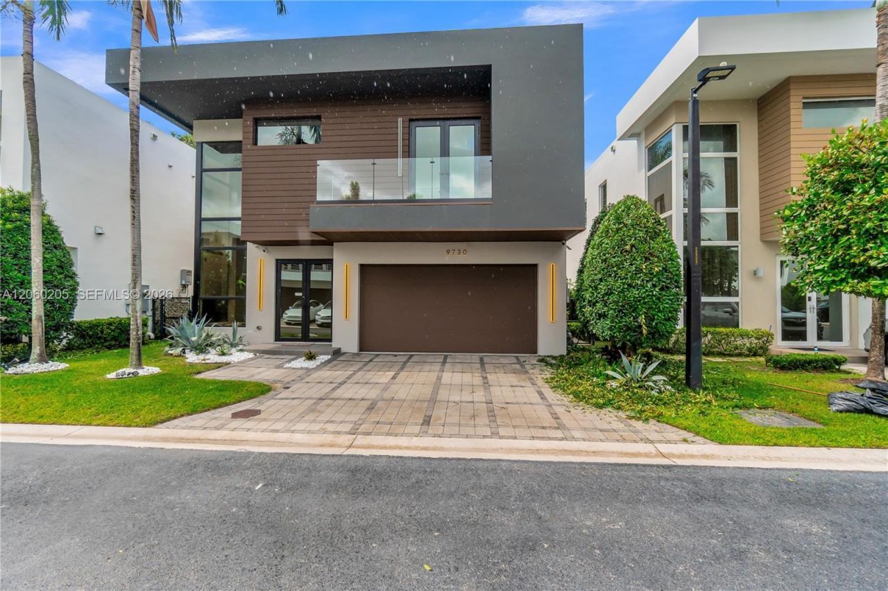 9730 NW 74th Ter, Doral, FL 33178 Photo