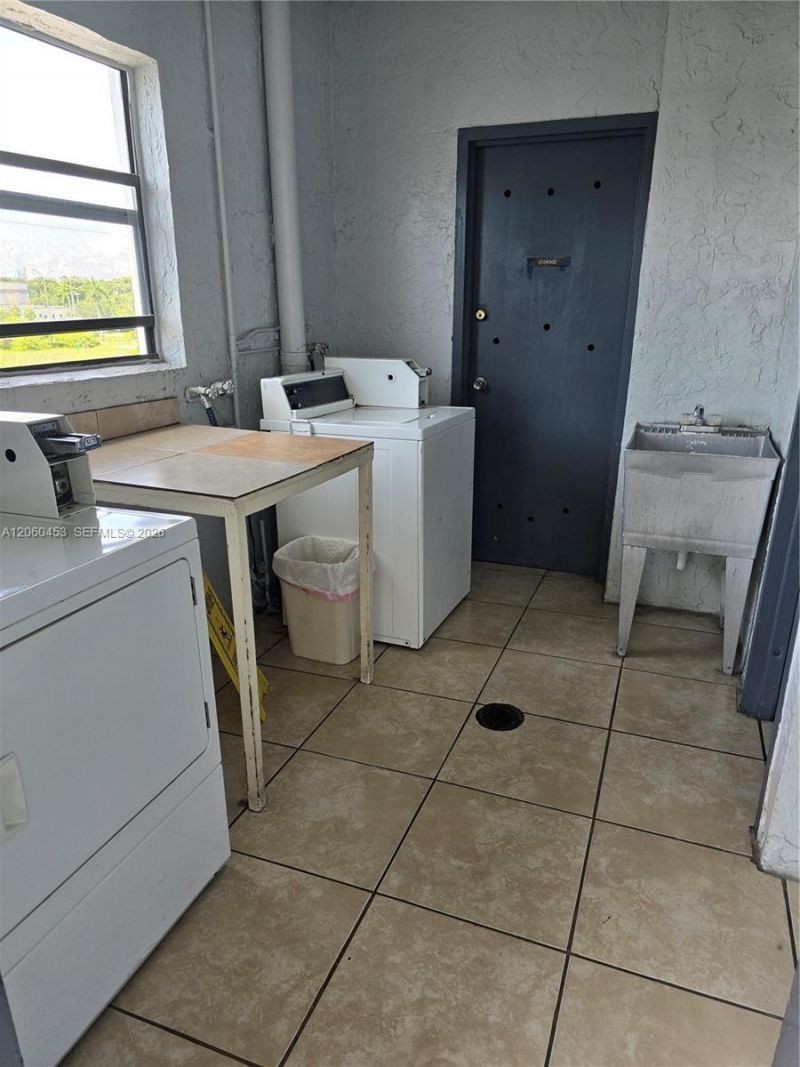 13500 NE 3rd Ct , Unit 416, North Miami, FL 33161 Photo