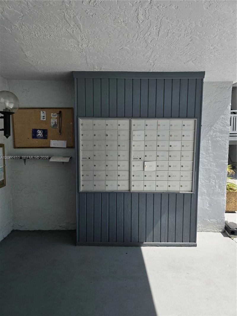 13500 NE 3rd Ct , Unit 416, North Miami, FL 33161 Photo
