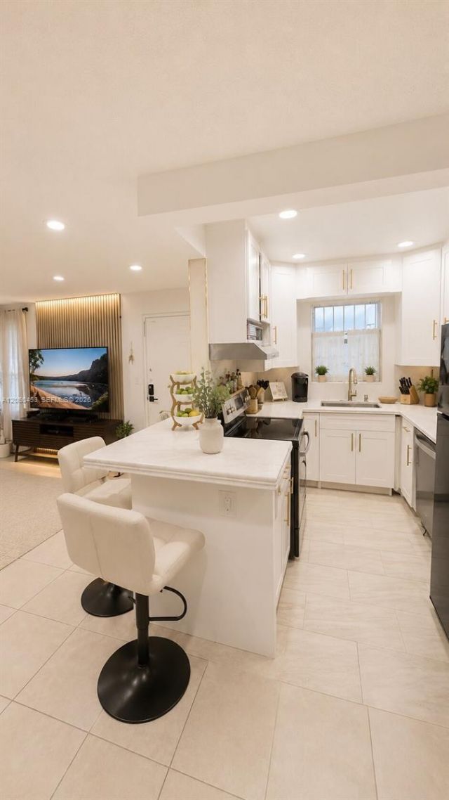 13500 NE 3rd Ct , Unit 416, North Miami, FL 33161 Photo