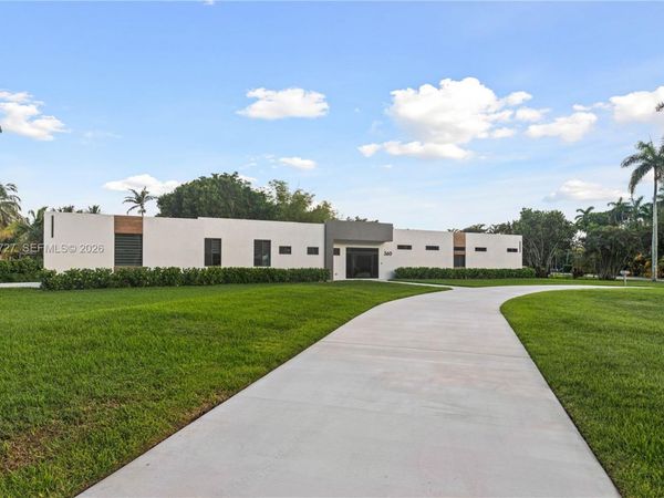 360 Holly Ln, Plantation, FL 33317