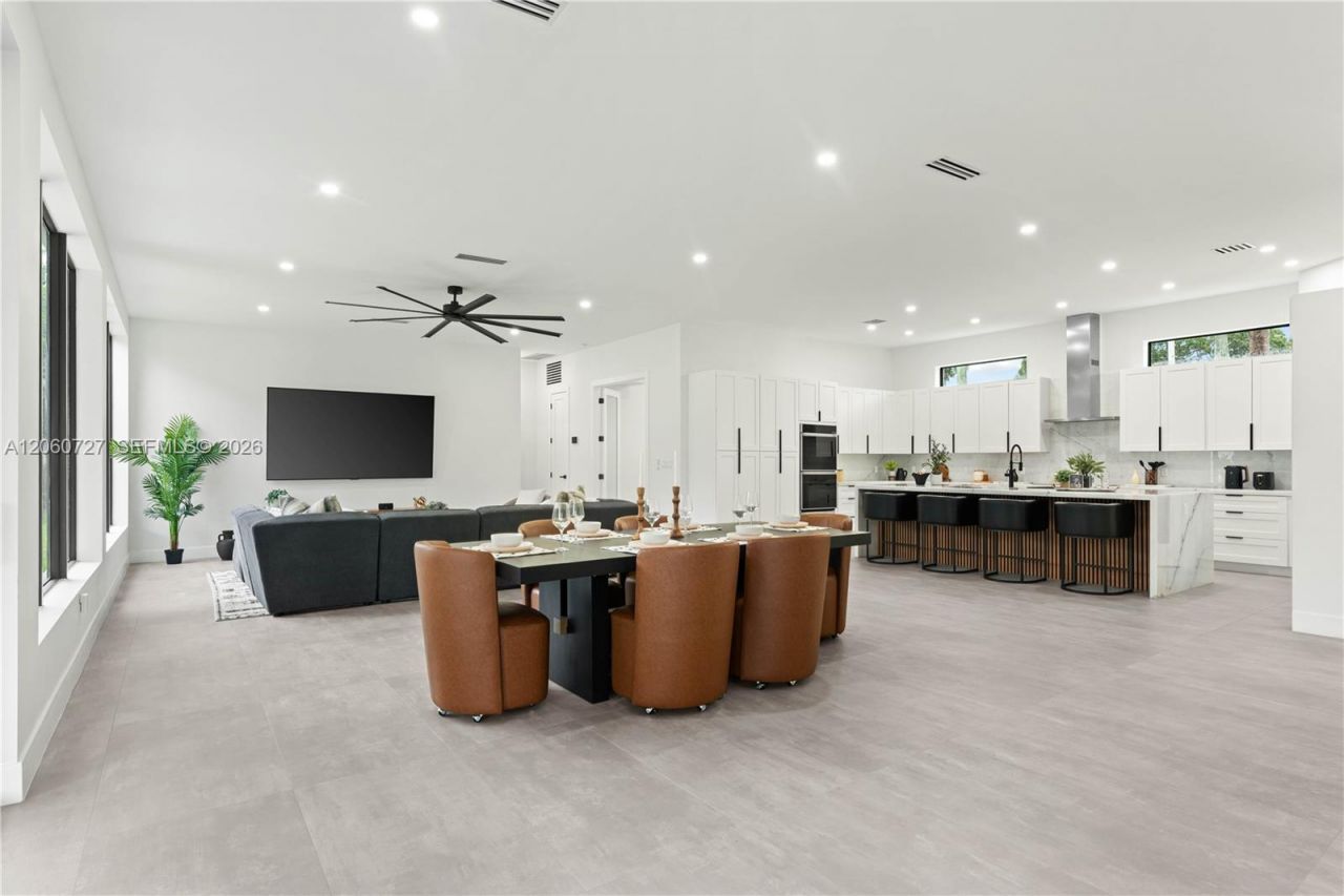 360 Holly Ln, Plantation, FL 33317 Photo