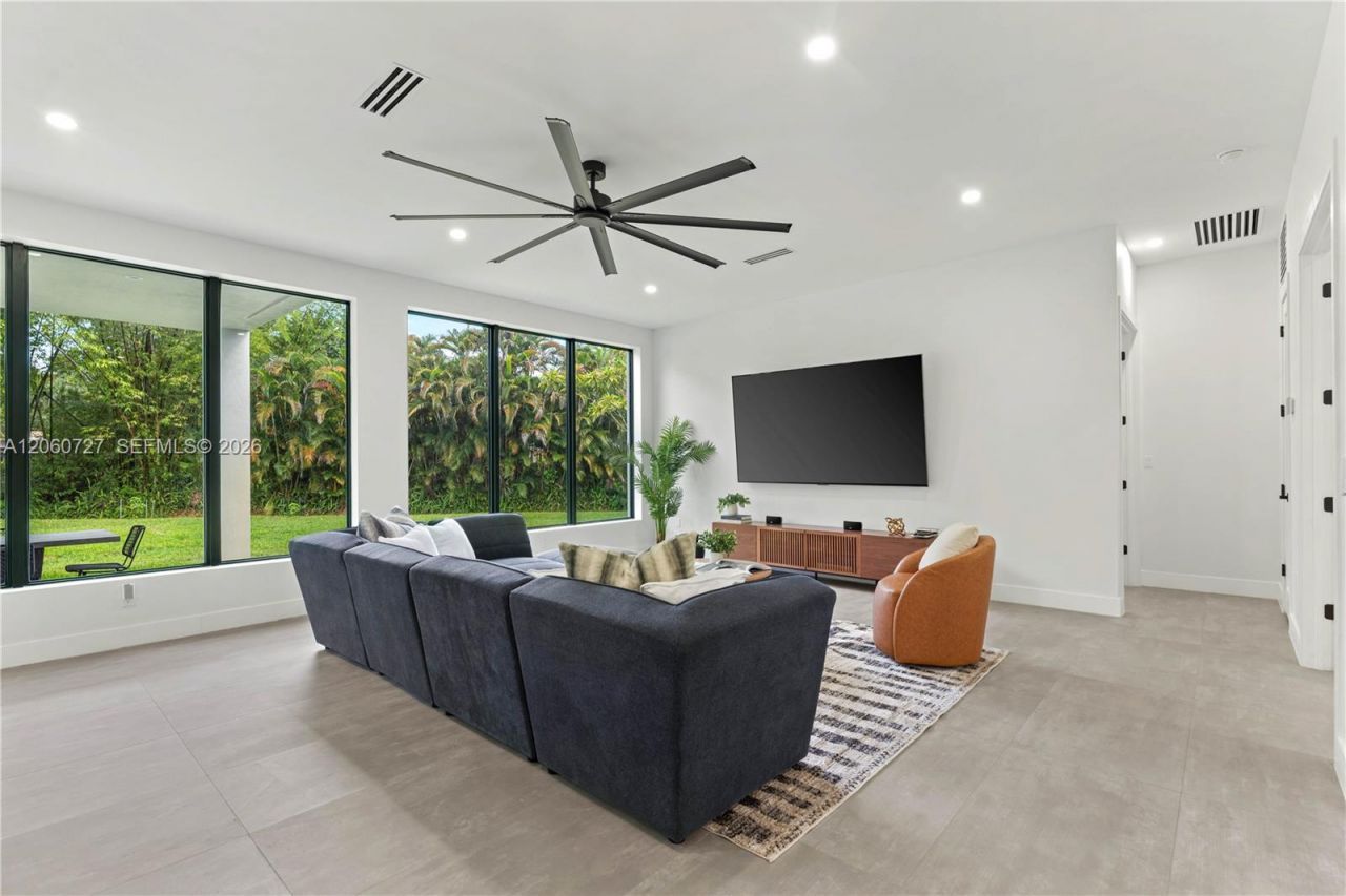 360 Holly Ln, Plantation, FL 33317 Photo