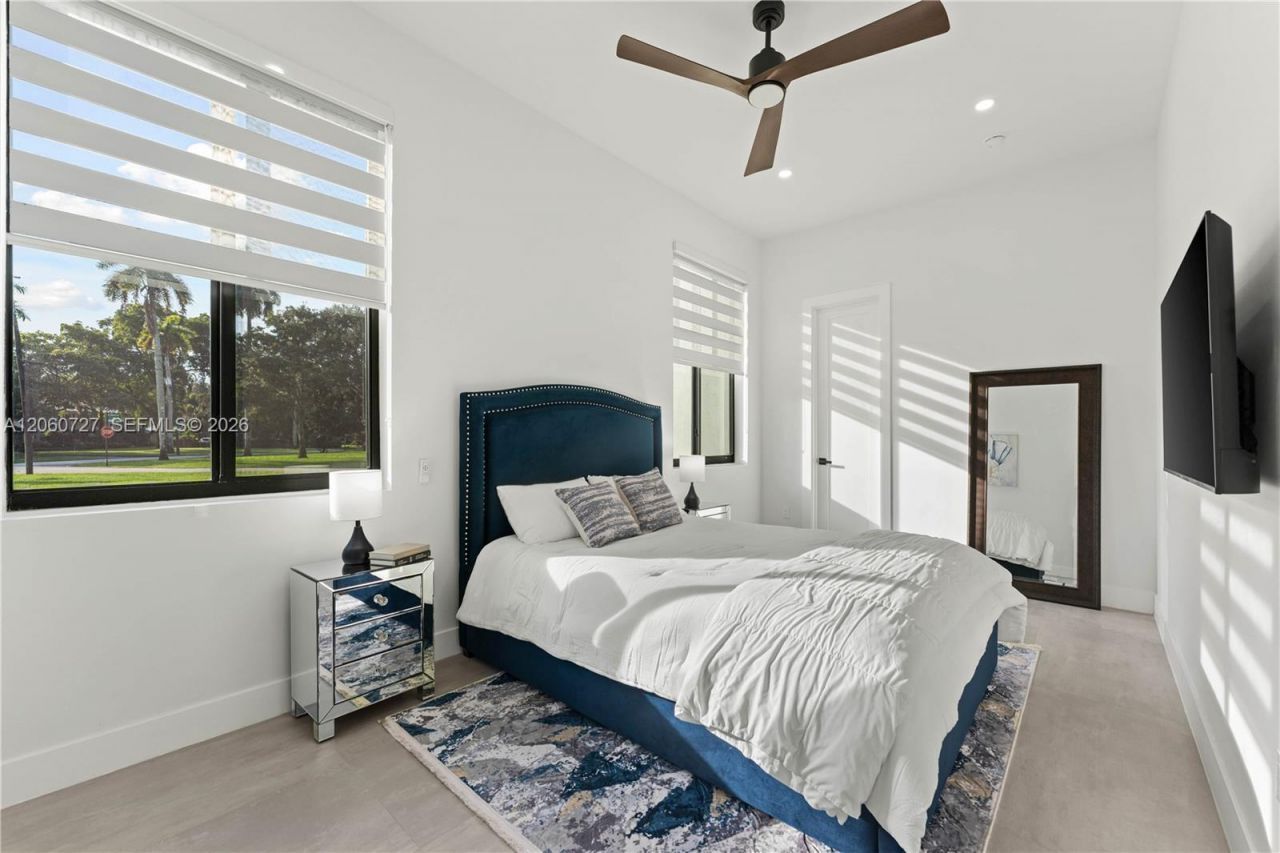 360 Holly Ln, Plantation, FL 33317 Photo