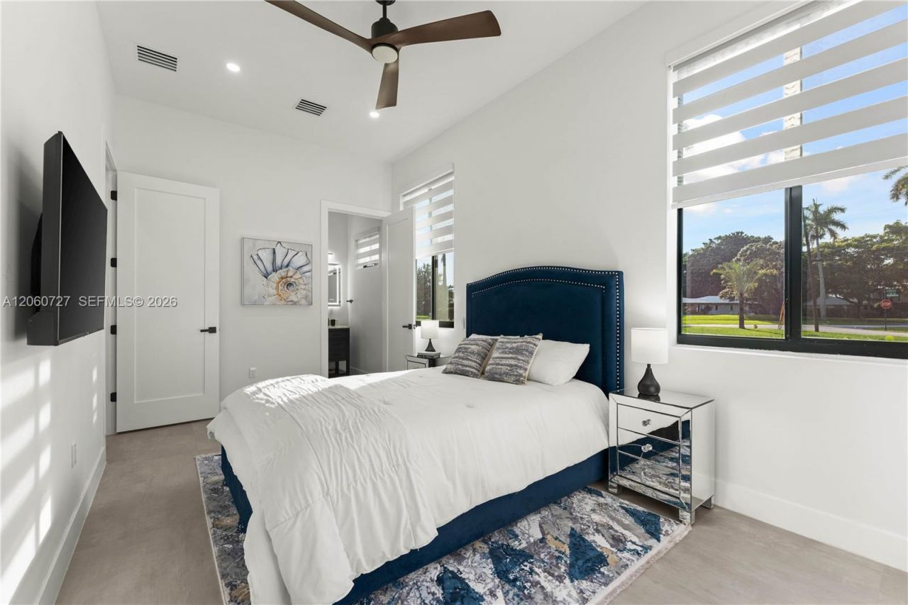 360 Holly Ln, Plantation, FL 33317 Photo
