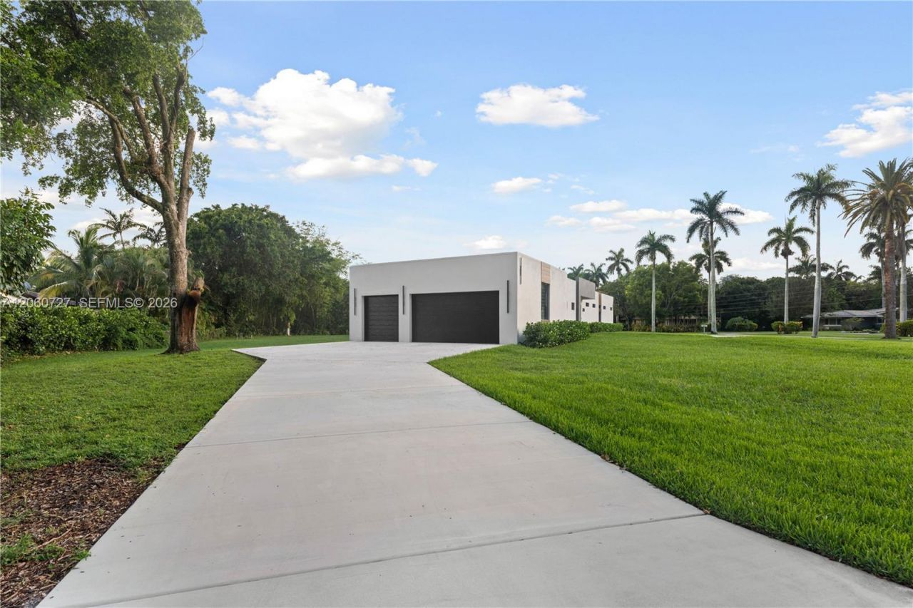 360 Holly Ln, Plantation, FL 33317 Photo