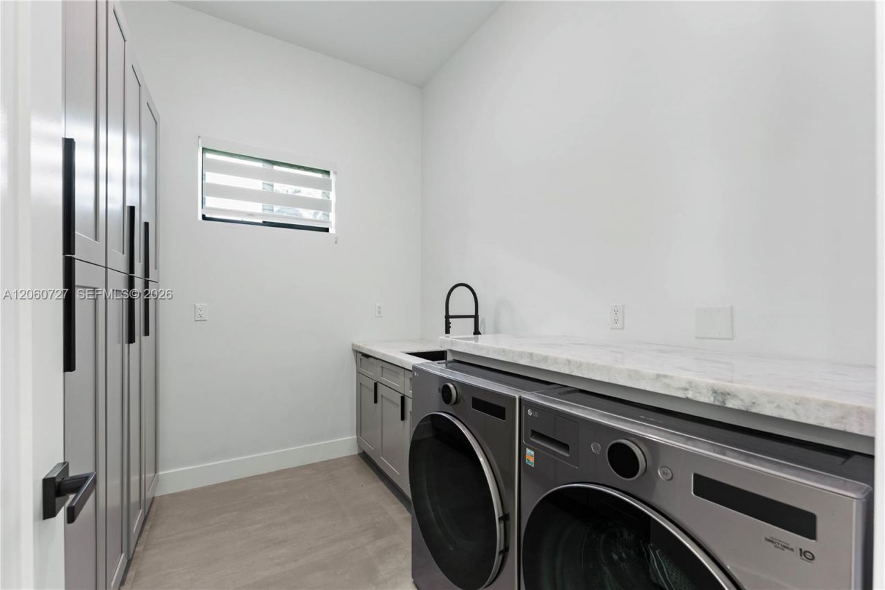 360 Holly Ln, Plantation, FL 33317 Photo