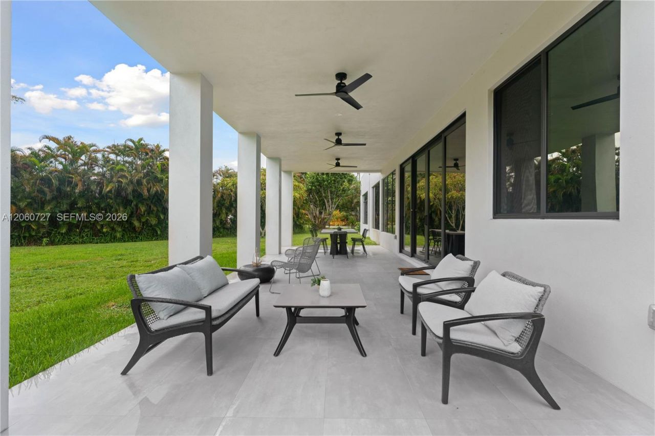360 Holly Ln, Plantation, FL 33317 Photo