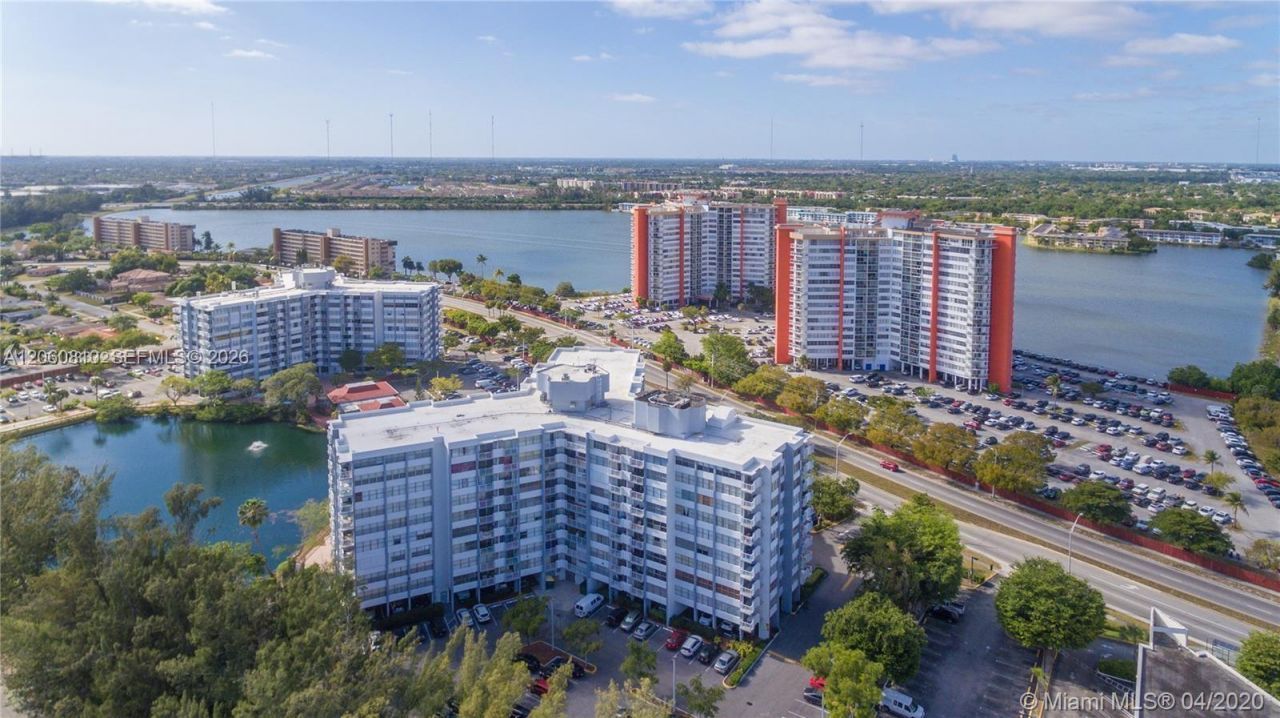 1200 NE Miami Gardens Dr, Unit 1013W, Miami, FL 33179 Photo