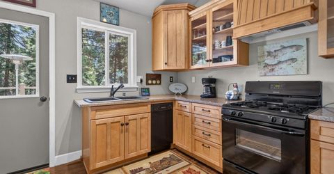 182 Peninsula Drive, Lake Almanor, CA 96137 Photo