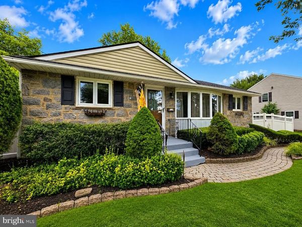 2823 BURGUNDY DRIVE, RIVERTON, NJ 08077