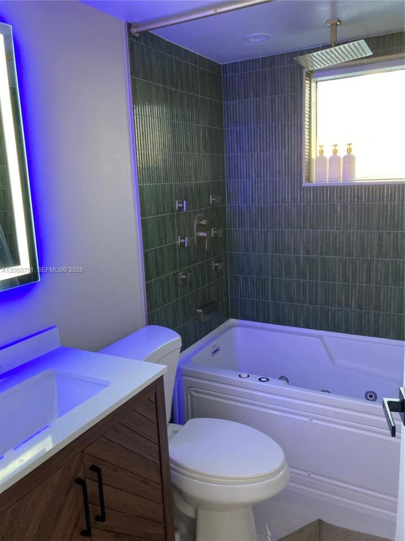 6767 Collins Ave , Unit 1701, Miami Beach, FL 33141 Photo
