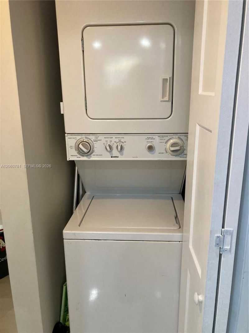 6767 Collins Ave , Unit 1701, Miami Beach, FL 33141 Photo