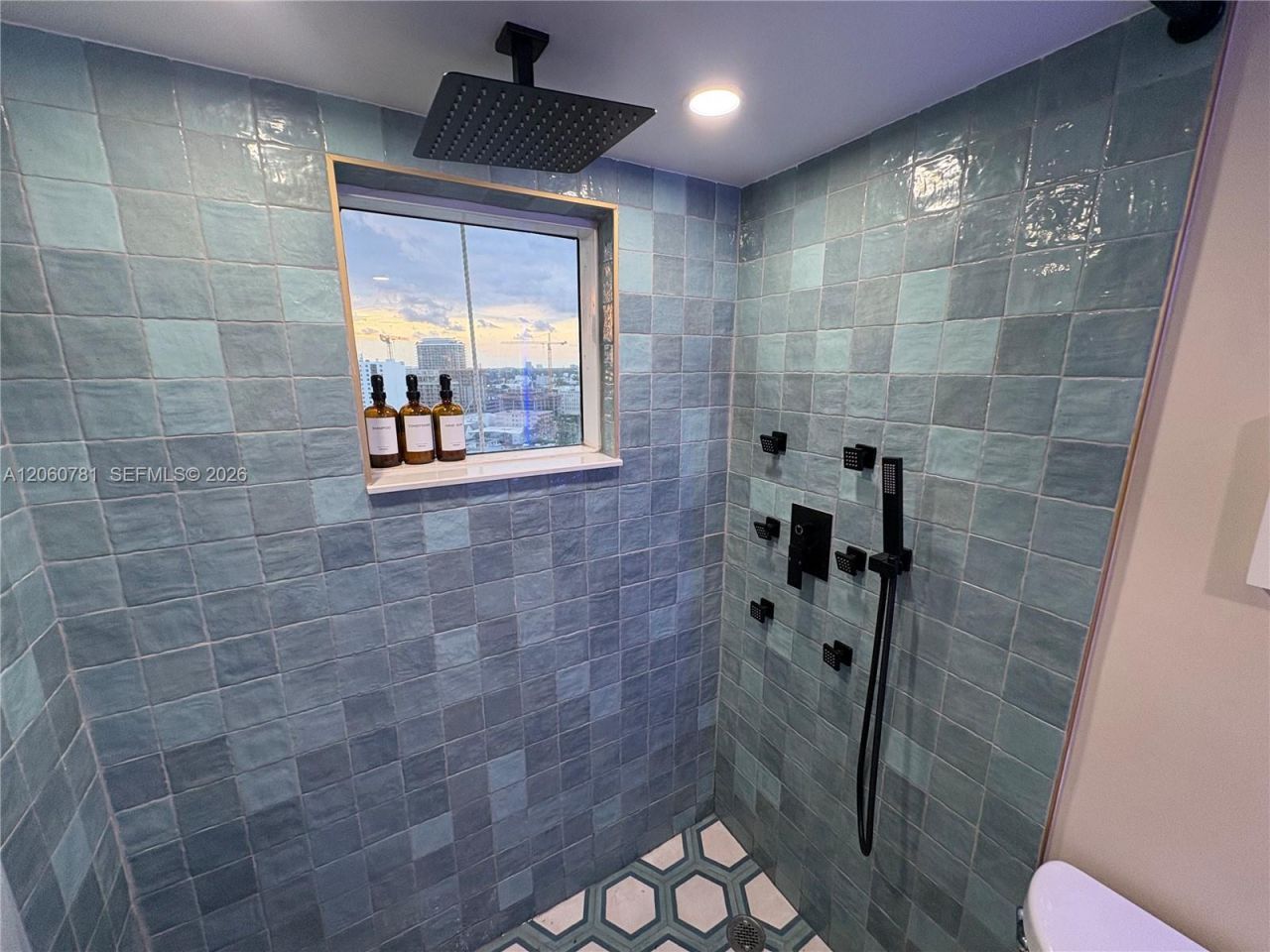 6767 Collins Ave , Unit 1701, Miami Beach, FL 33141 Photo