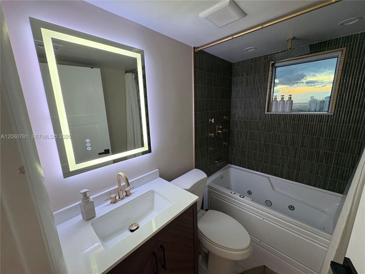 6767 Collins Ave , Unit 1701, Miami Beach, FL 33141 Photo