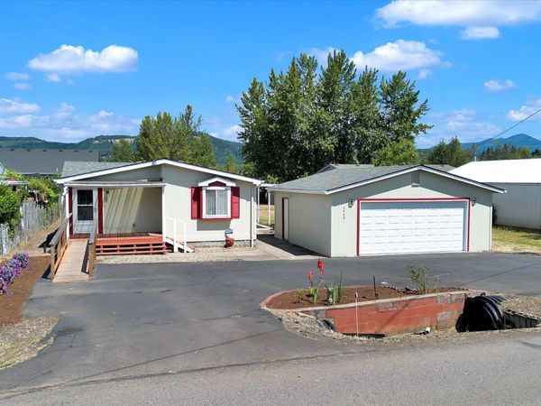 4448 Long St, Sweet Home, OR 97386
