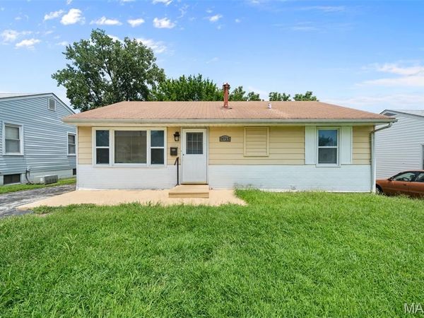 9715 Ridge Avenue , St Louis, MO 63114