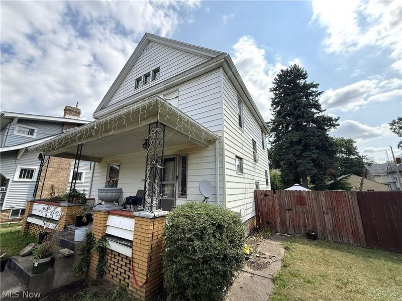 812 Clarendon Avenue NW, Canton, OH 44708 Photo 3