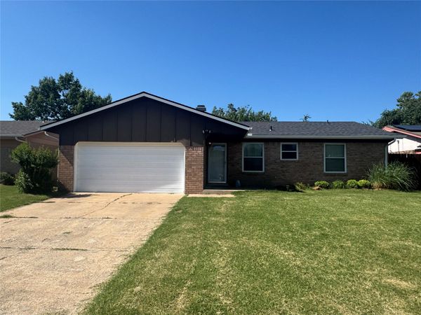 507 W E Street , Jenks, OK 74037