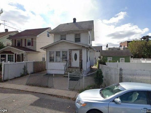 3 Taylor Court, Staten Island, NY 10310