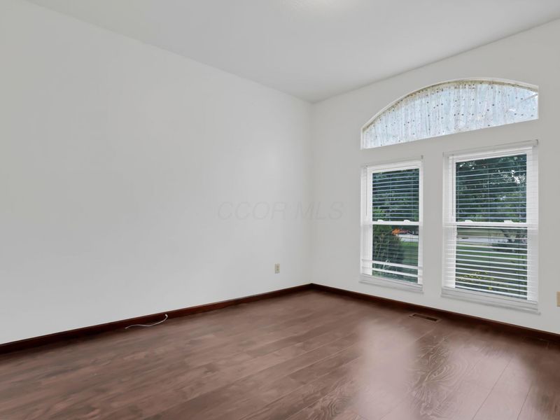 8683 Linick Drive, Reynoldsburg, OH 43068 Photo 12