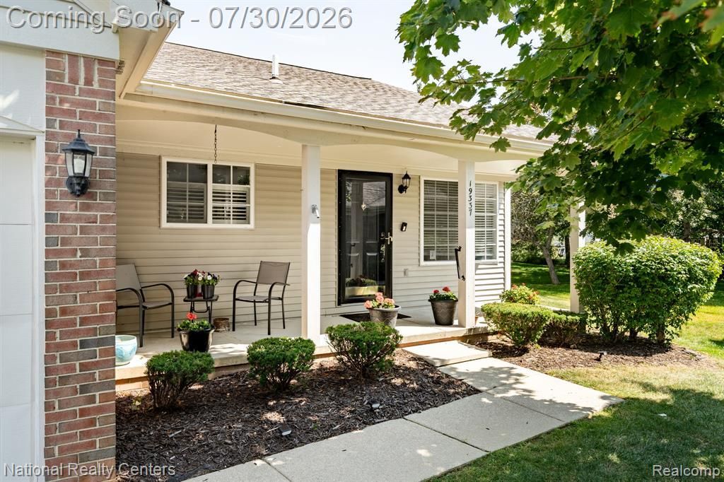 19337 Mandarin Drive, Roseville, MI 48066 Main Photo
