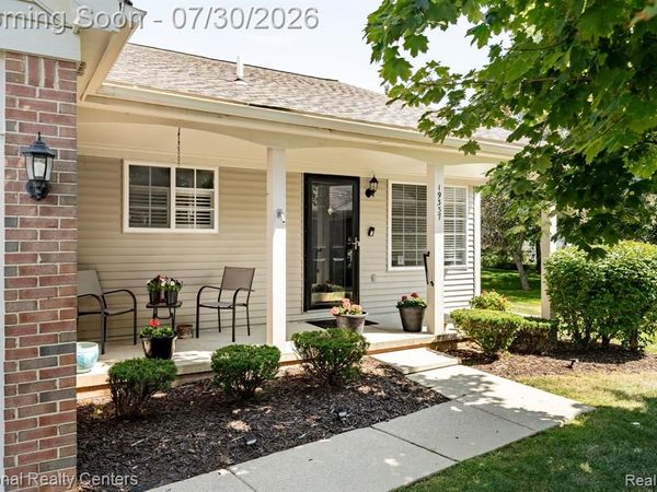 19337 Mandarin Drive , Roseville, MI 48066
