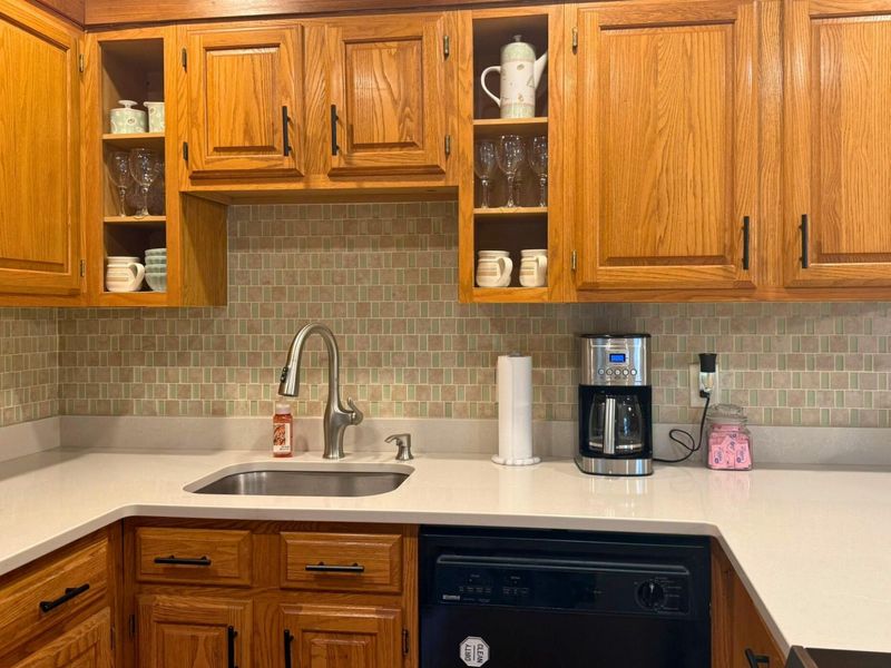 1555 Lafayette Drive, Unit B, Columbus, OH 43220 Photo 12