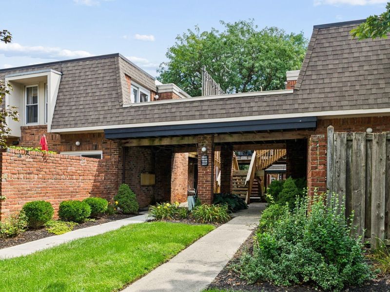 1555 Lafayette Drive, Unit B, Columbus, OH 43220 Photo 29
