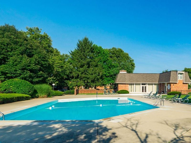 1555 Lafayette Drive, Unit B, Columbus, OH 43220 Photo 31