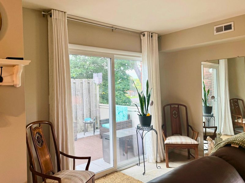 1555 Lafayette Drive, Unit B, Columbus, OH 43220 Photo 5