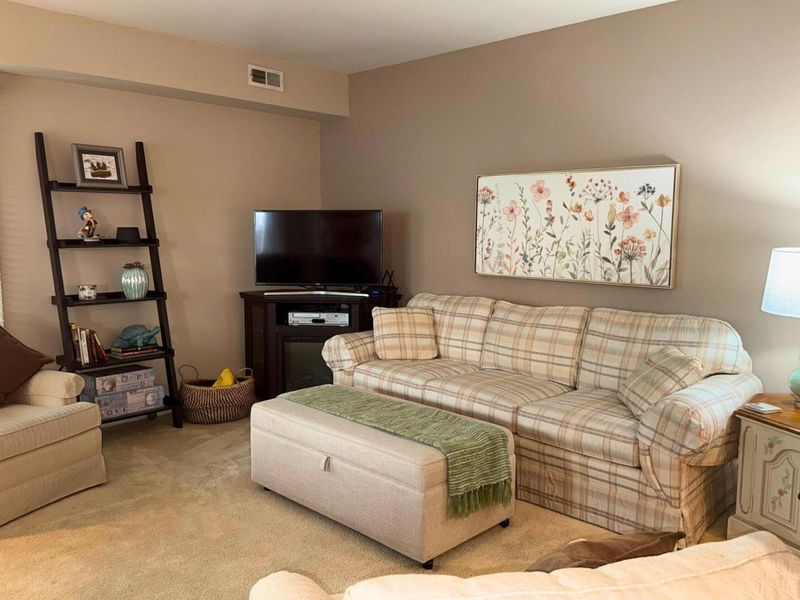 1555 Lafayette Drive, Unit B, Columbus, OH 43220 Photo 9