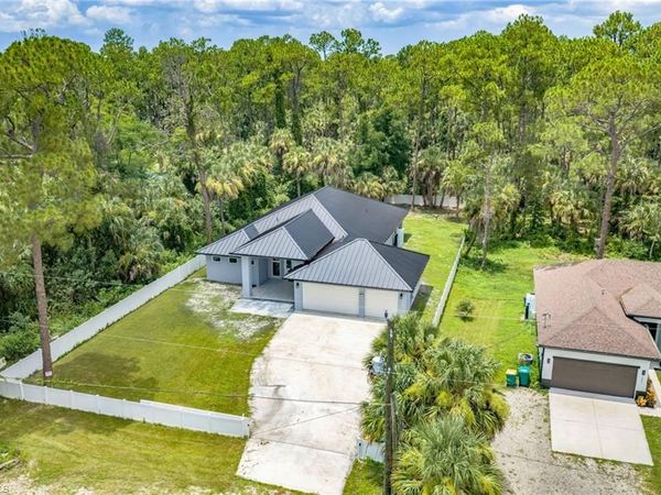 1853 Della DR , NAPLES, FL 34117