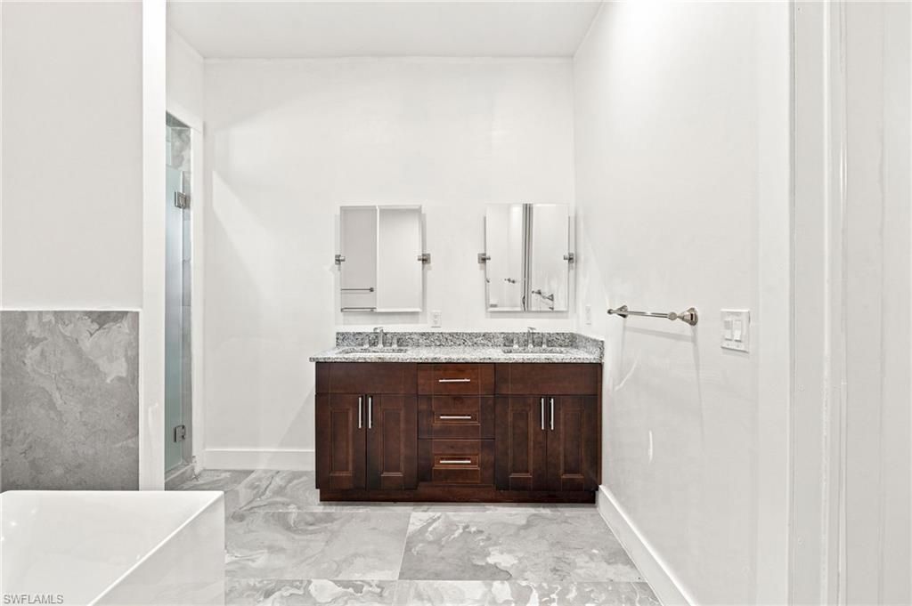 1853 Della Dr , Naples, FL 34117 Photo