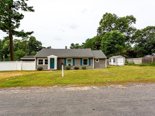 58 Chestnut Rd, Halifax, MA 02338