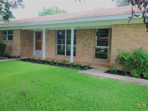 741 W Bell Street , Bartlett, TX 76511